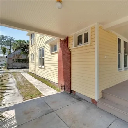 Image 8 - 17 W Orange St, Tarpon Springs, Florida, 34689 - House for sale