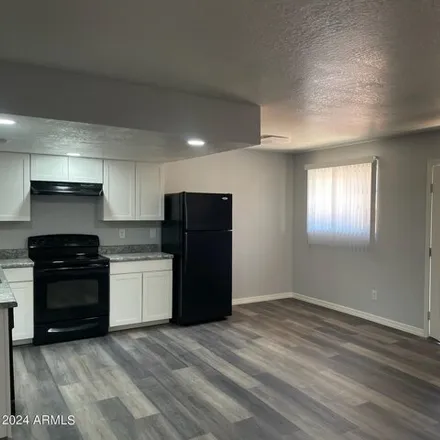 Image 6 - 2027 East Sweetwater Avenue, Phoenix, AZ 85022, USA - Apartment for rent