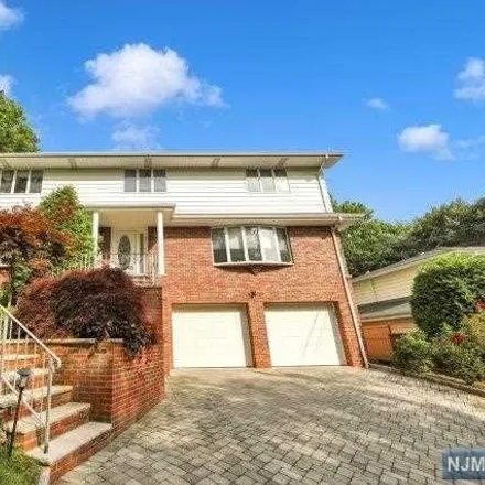 Buy this 4 bed house on 41 Ash Street in Englewood Cliffs, Bergen County