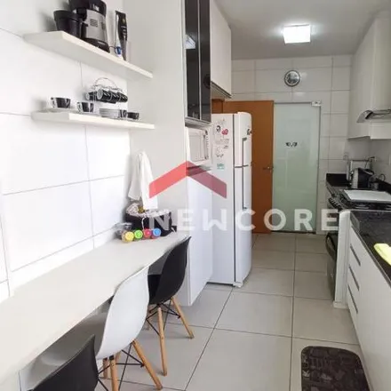 Buy this 3 bed apartment on Rua Lycidio Paes in Segismundo Pereira, Uberlândia - MG