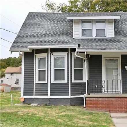 Rent this 4 bed house on 215 East Cherry Street in St. Joseph, MO 64505