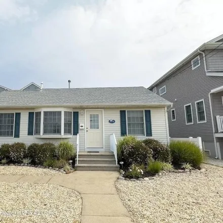 Rent this 2 bed house on 121 New York Avenue in Lavallette, Ocean County