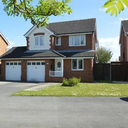 Buy this 4 bed house on Park Avenue in Crowle, DN17 4TB