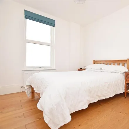 Image 5 - Mount Mews, London, TW12 2SH, United Kingdom - Apartment for rent