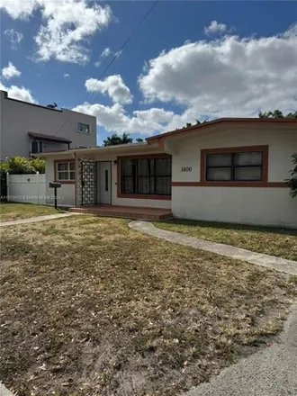 Image 2 - 1400 West 53rd Street, Hialeah, FL 33012, USA - House for sale