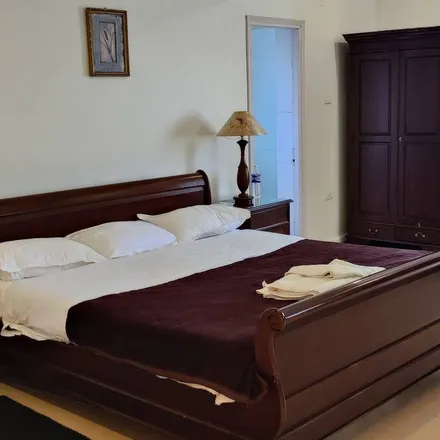 Rent this 4 bed house on Nilgiris District in Udhagamandalam - 643001, Tamil Nadu