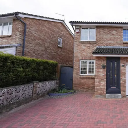 Buy this 3 bed house on Leander Crescent in Holytown, ML4 1JH
