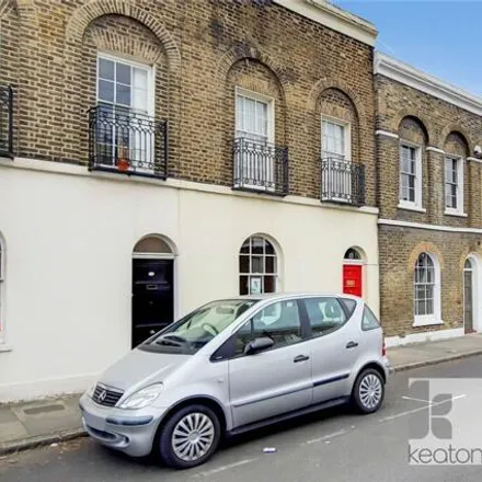 Rent this 4 bed townhouse on 31 Aberavon Road in London, E3 5AR