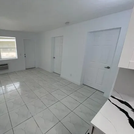 Image 3 - 1739 Northwest 8th Court, Fort Lauderdale, FL 33311, USA - Apartment for rent