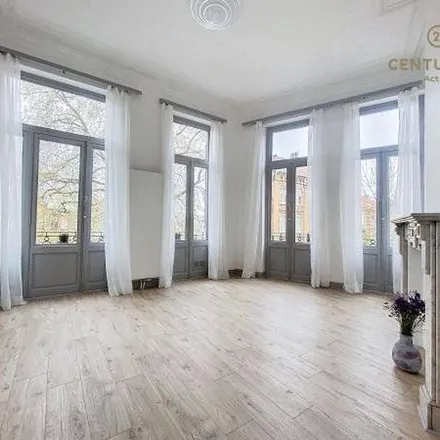 Rent this 2 bed apartment on Rue Vogler - Voglerstraat 2 in 1030 Schaerbeek - Schaarbeek, Belgium