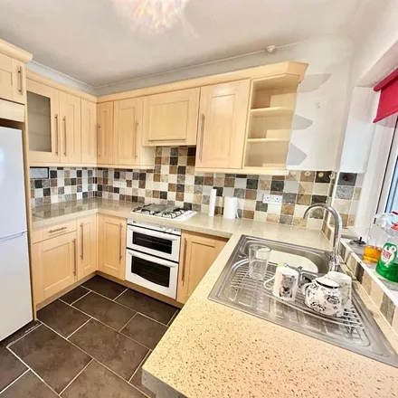 Image 3 - Ighten Road, Burnley, BB12 0JF, United Kingdom - House for rent