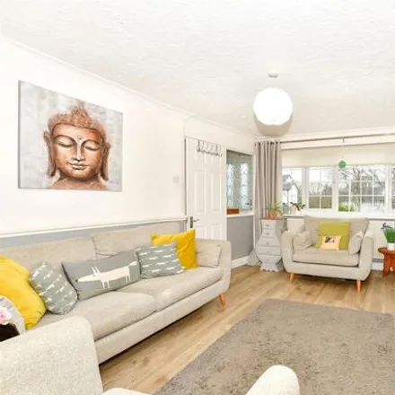 Image 3 - Filbert Crescent, Gossops Green, RH11 8EA, United Kingdom - Duplex for sale