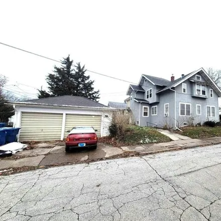 Image 3 - 452 East Columbia Avenue, Davenport, IA 52803, USA - House for sale