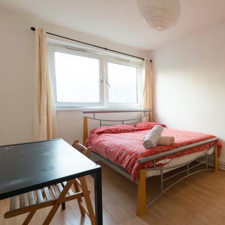 4 Bed Apartment At Mile End Road Oasis Court 37 London E1 4tp
