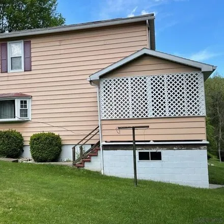 Image 6 - 132 Lunen Street, Foustwell, Conemaugh Township, PA 15935, USA - House for sale