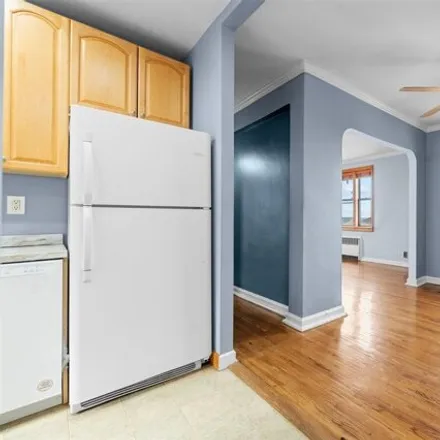 Image 7 - 128-11 Newport Avenue, New York, NY 11694, USA - Apartment for sale
