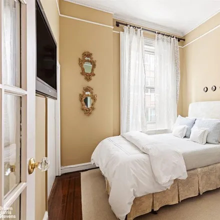 Image 3 - 31 GRAMERCY PARK 2B in Gramercy Park - Townhouse for sale