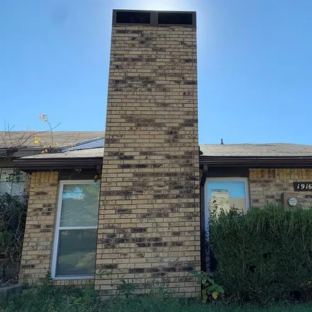 Rent this 3 bed townhouse on 2035 Abshire Lane in Dallas, TX 75228