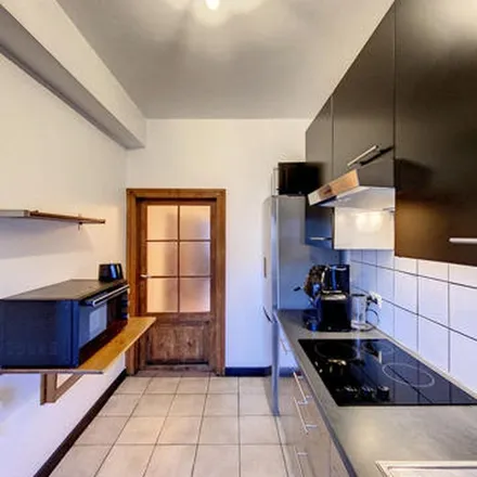 Rent this 3 bed apartment on Avenue Albert 1er 82 in 4030 Grivegnée, Belgium