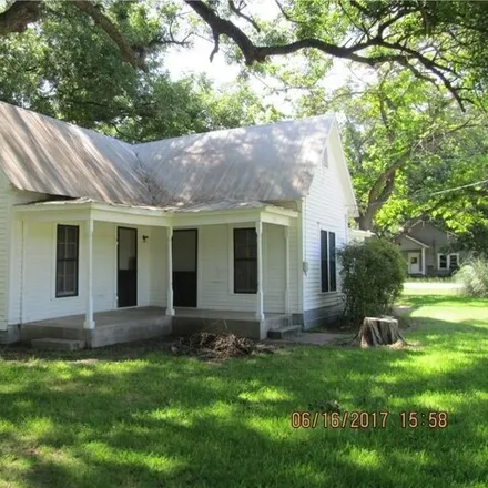 Rent this 2 bed house on North 2nd Street in Walnut Springs, Bosque County