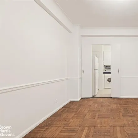 Image 4 - 880 FIFTH AVENUE 6K in New York - Townhouse for sale