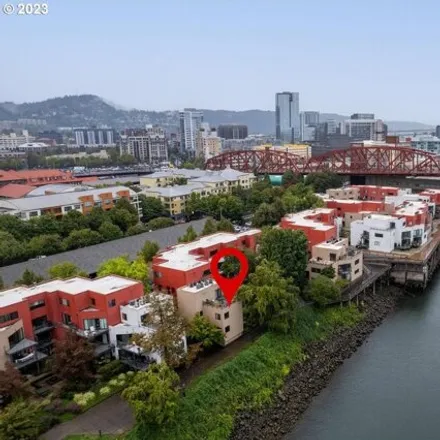 Buy this 1 bed condo on Willamette Greenway Trail in Portland, OR 97208