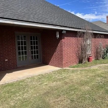Image 3 - 405 Sooner St, Wolfforth, Texas, 79382 - House for sale
