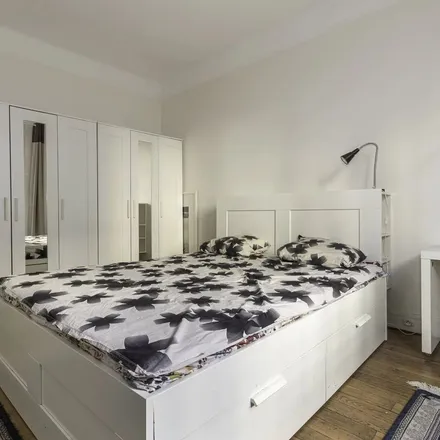 Rent this 2 bed apartment on 2v Esplanade du 9 Novembre 1989 in 75015 Paris, France