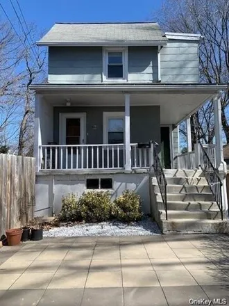 Rent this 3 bed house on 323 Maple Avenue in Village of Mamaroneck, NY 10543