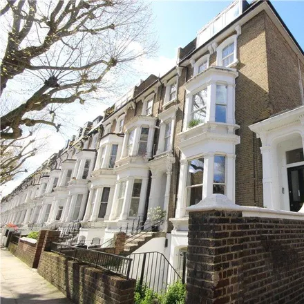 Rent this studio apartment on 141 Hammersmith Grove in London, W6 0NJ