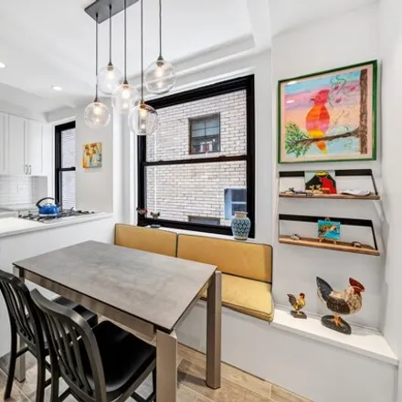Image 5 - 240 East 79th Street, New York, NY 10075, USA - Apartment for sale