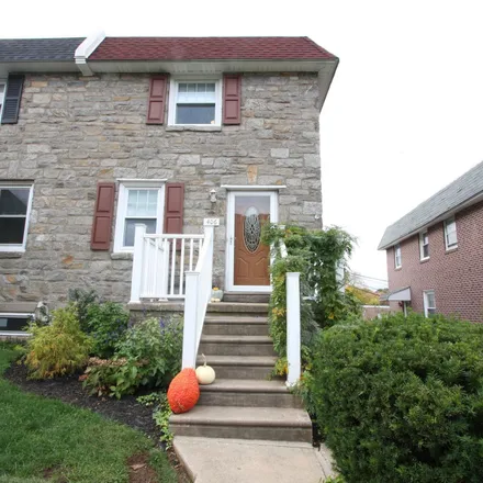 Image 1 - 400 Blythe Avenue, Addingham, Upper Darby, PA 19026, USA - Townhouse for sale