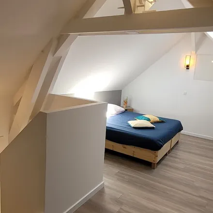 Rent this 6 bed house on 24290 Montignac-Lascaux