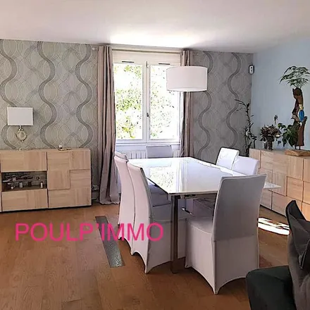 Rent this 9 bed apartment on 11 Rue de l'Église in 78160 Marly-le-Roi, France
