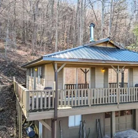 Buy this 2 bed house on 199 Pinnacle Mountain Road in Buncombe County, NC 28748