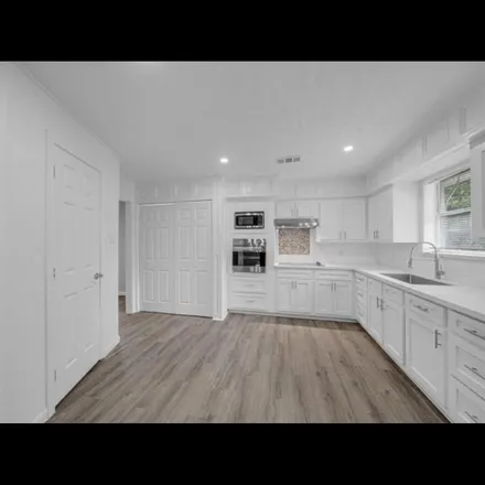 Image 3 - 9428 Wiloak Street, Houston, TX 77028, USA - Room for rent