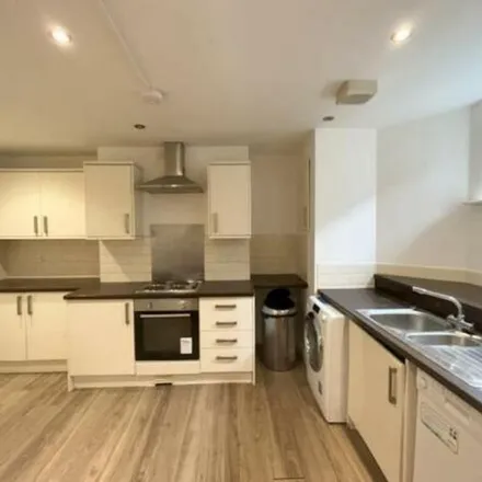 Rent this 5 bed apartment on Delph Lane in Leeds, LS6 2HQ