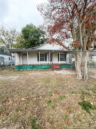 Buy this 3 bed house on 409 North 2nd Street in St. Pauls, NC 28384