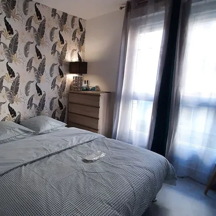 Rent this 1 bed apartment on 78100 Saint-Germain-en-Laye