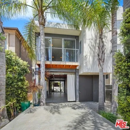 Image 2 - 71 Sunset Avenue, Los Angeles, CA 90291, USA - House for rent