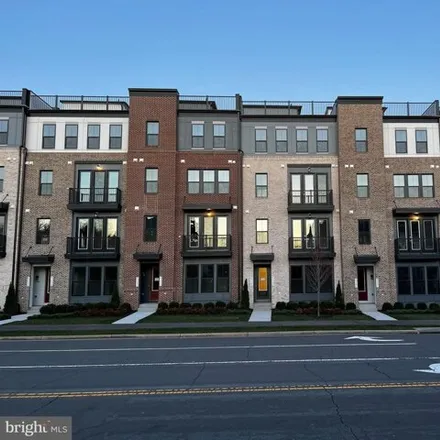Rent this 3 bed condo on Farringdon Square in Broadlands, Loudoun County