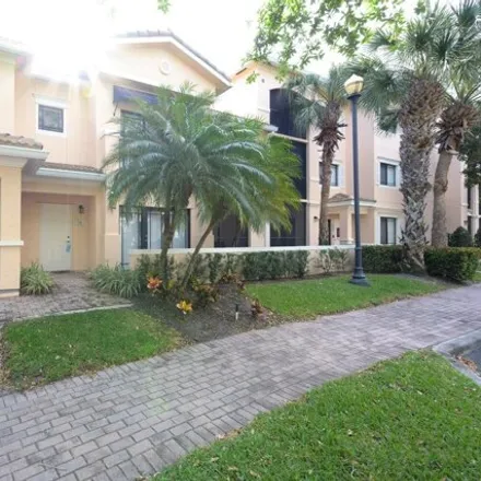 Rent this 3 bed condo on 2813 Grande Parkway in Palm Beach Gardens, FL 33410