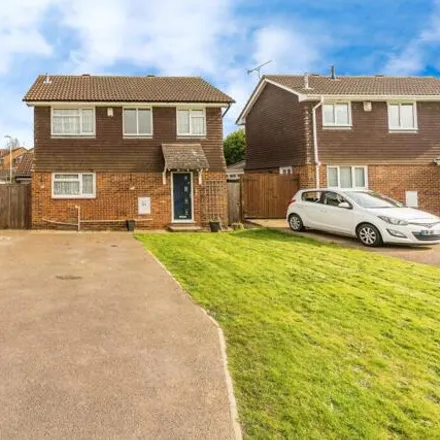 Buy this 4 bed house on Peregrine Drive in Sittingbourne, Kent