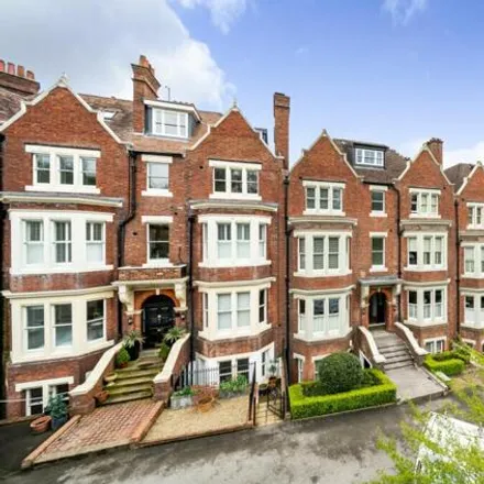 Buy this 2 bed apartment on London Road in Royal Tunbridge Wells, TN1 1DR