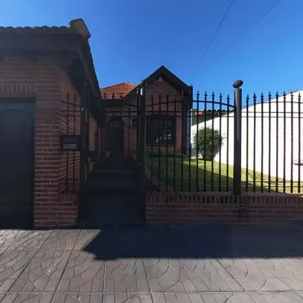 Buy this 4 bed house on 124 - Colón 3048 in Villa General José Tomás Guido, Villa Ballester