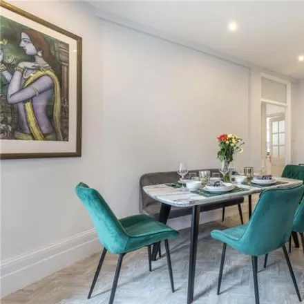 Image 5 - Clive Court, Camden, London, W9 - Apartment for sale