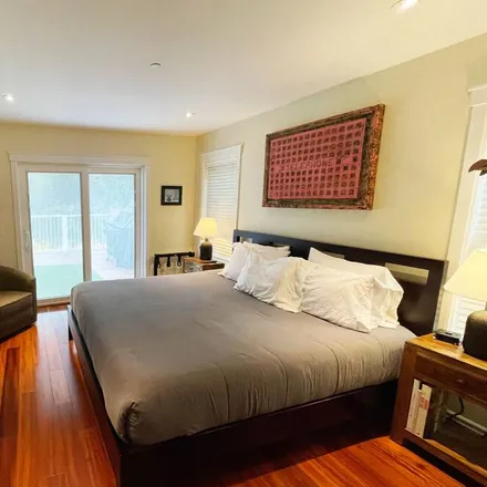 Rent this 3 bed house on Glen Ellen in CA, 95442