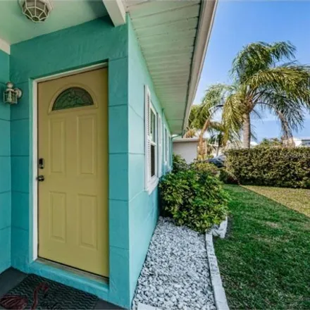 Rent this 1 bed house on 923 182nd Avenue East in Redington Shores, Pinellas County