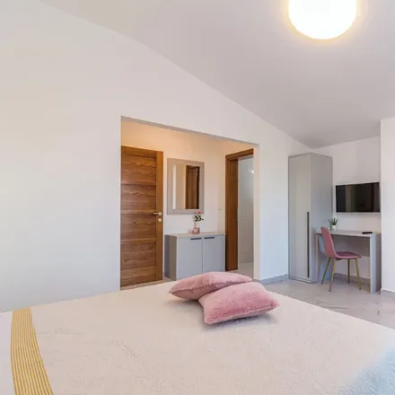 Rent this 6 bed house on Istarska Županija