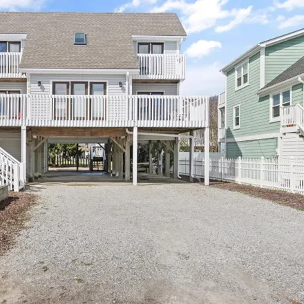 Image 1 - 121 Frigate Drive, Holden Beach, Brunswick County, NC 28462, USA - House for sale